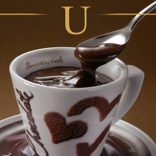 Topla čokolada šalica